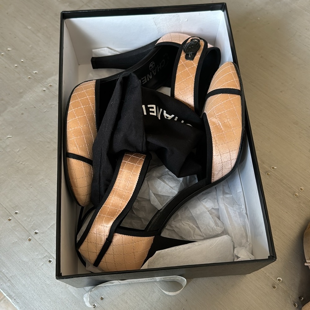 Chanel classic coco quilted satin Mary Jane pump RARE with box and dust bag - Picture 12 of 12